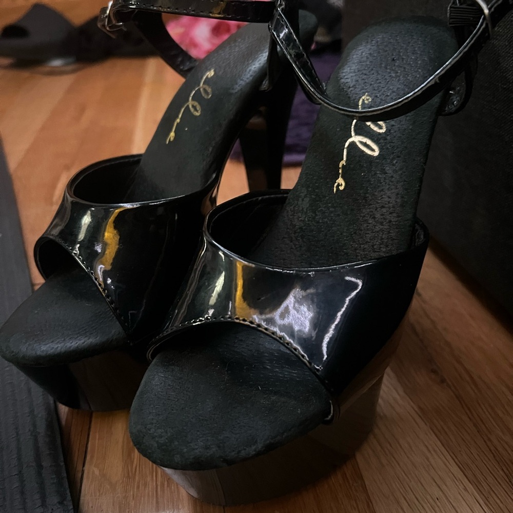 Ellie Shiny Black Platform Heels